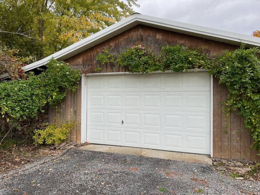 Country Cottage Penn Yan Exterior photo